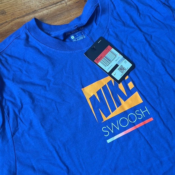 Men’s Nike Swoosh graphic Tee size Large NWT - Picture 2 of 4